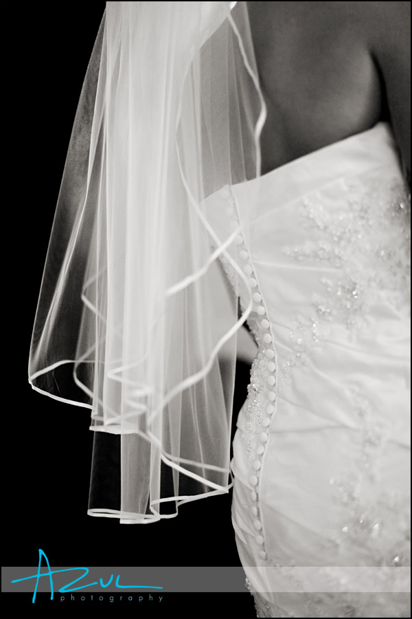 The bride waits for the begining of her wedding at the Bryan Courtyard.