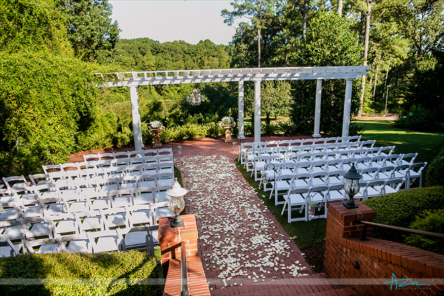 Higrove Estate has diferent wedding packages which includes Azul Photography base in Raleigh, North Carolina